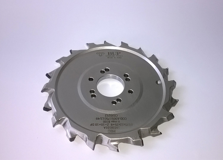 Frese pcd per foulding su materiali compositi.